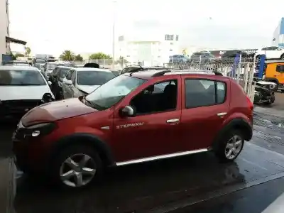 Sloopvoertuig dacia sandero 1.5 dci van het jaar 2012 aangedreven k9k