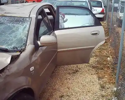 Veículo de Sucata daewoo lacetti sx do ano 2004 alimentado f16d3g