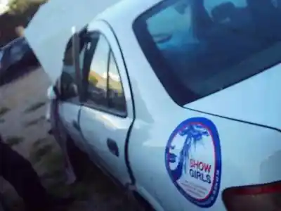 Veículo de Sucata nissan almera (n16/e) comfort do ano 2001 alimentado yd22