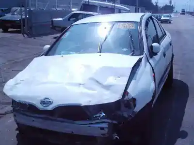 Veículo de Sucata nissan almera (n16/e) comfort do ano 2001 alimentado yd22