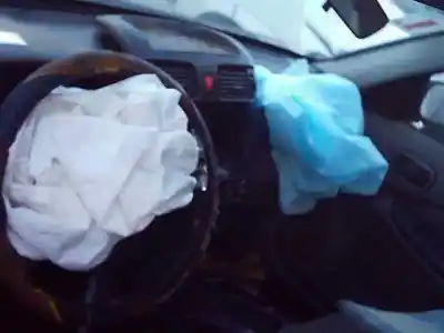 Veículo de Sucata nissan almera (n16/e) comfort do ano 2001 alimentado yd22