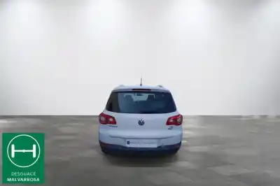 Veículo de Sucata volkswagen tiguan (5n2) 2.0 tdi do ano 2011 alimentado cffb