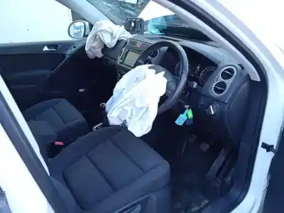 Veículo de Sucata volkswagen tiguan (5n2) 2.0 tdi do ano 2011 alimentado cffb