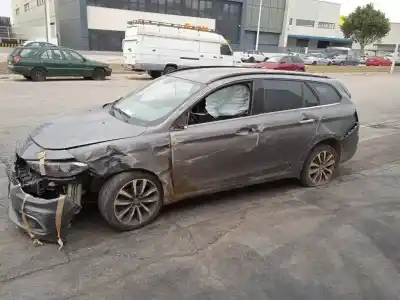 Sloopvoertuig fiat tipo ii (357) fam 1.6 jtdm 16v van het jaar 2016 aangedreven 