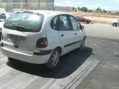 Scrapping Vehicle renault scenic (ja..) 1.9 dci authentique of the year 2001 powered d/f9qk7