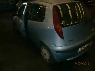 Veículo de Sucata fiat punto berlina (188) 1.9 jtd active do ano 2003 alimentado 188a7000