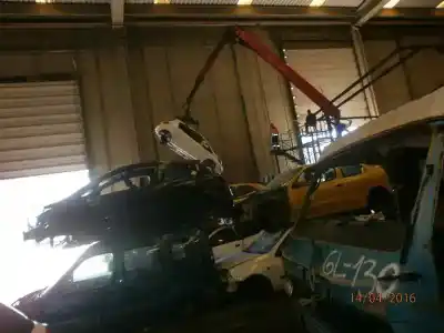 Veículo de Sucata fiat punto berlina (188) 1.9 jtd active do ano 2003 alimentado 188a7000