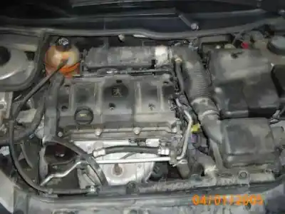 Veicolo di demolizione peugeot 206 cc cc dell'anno 2001 alimentato nfu