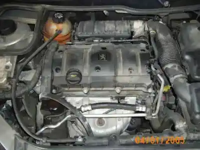 Veicolo di demolizione peugeot 206 cc cc dell'anno 2001 alimentato nfu