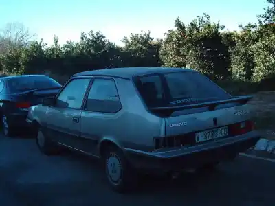 Véhicule à la ferraille volvo serie 340 340 gl de l'année 1982 alimenté 