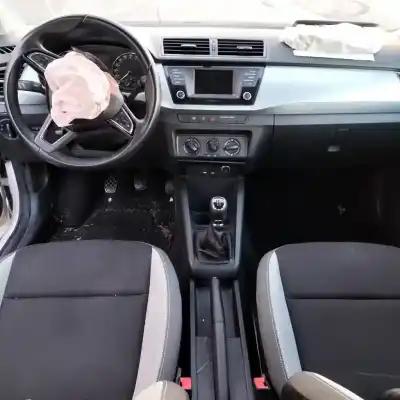 Veículo de Sucata skoda fabia iii (nj3) 1.2 tsi do ano 2016 alimentado cjzc