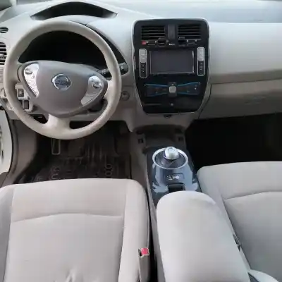 Sloopvoertuig nissan leaf i (ze0) eléctrico acenta van het jaar 2013 aangedreven 