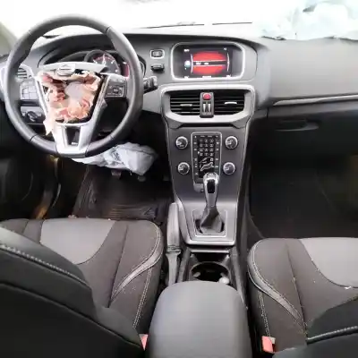 Veículo de Sucata volvo v40 2.0 diesel cat do ano 2018 alimentado d4204t8