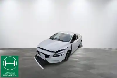 Veículo de Sucata volvo v40 2.0 diesel cat do ano 2018 alimentado d4204t8