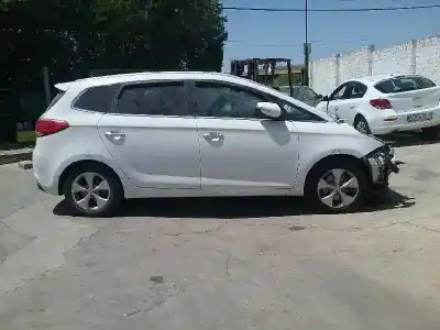 Sloopvoertuig kia carens (rp) d4fd van het jaar 2015 aangedreven d4fd