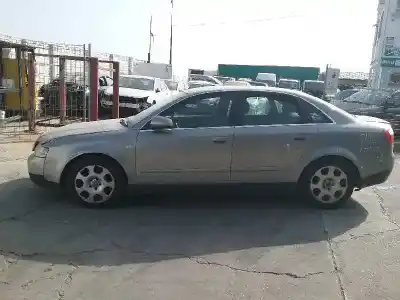 Veículo de Sucata audi a4 berlina (8e) ake do ano 2002 alimentado ake