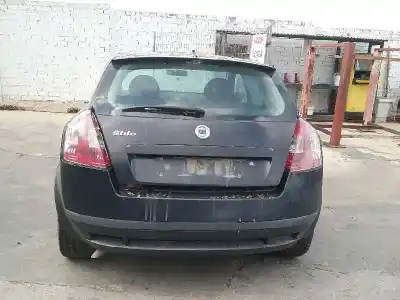 Veicolo di demolizione fiat stilo (192_) 1.6 16v (192_xb1a) dell'anno 2004 alimentato 182b6000