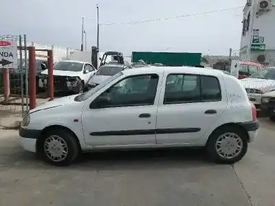 Утилизация автомобиля RENAULT CLIO II FASE II (B/CB0) CLIO года 2000 питание F8Q K6