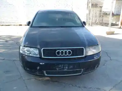 Veículo de Sucata audi a4 berlina (8e) bau do ano 2004 alimentado bau