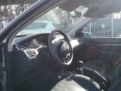 Veículo de Sucata ford focus i sedán (dfw) 1.8 turbo di / tddi do ano 2002 alimentado c9db