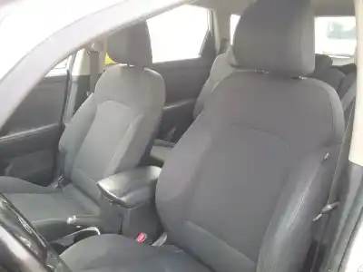 Veículo de Sucata kia carens (rp) d4fd do ano 2015 alimentado d4fd