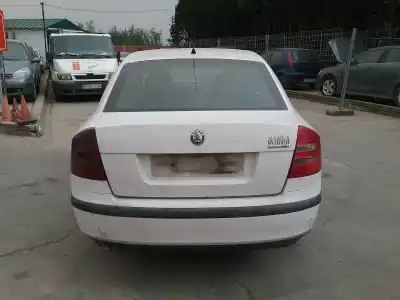 Veicolo di demolizione skoda octavia berlina (1z3) bjb dell'anno 2005 alimentato bjb