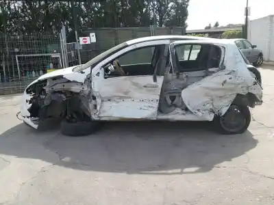 Sloopvoertuig renault clio iii style van het jaar 2010 aangedreven k9k m7