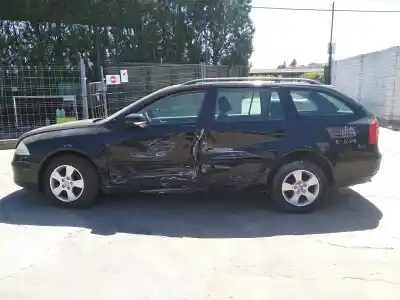 Sloopvoertuig skoda octavia berlina (1z3) trend van het jaar 2005 aangedreven bkc