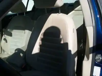 Здавання транспортного засобу volkswagen passat berlina (3c2) edition року 2009 потужний cba