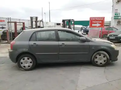 Sloopvoertuig toyota corolla (e12) 1cdftv van het jaar 2004 aangedreven 1cdftv