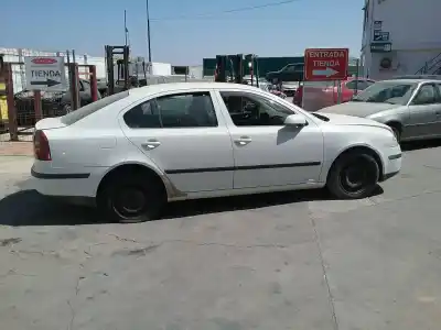 Sloopvoertuig skoda octavia berlina (1z3) bjb van het jaar 2004 aangedreven bjb