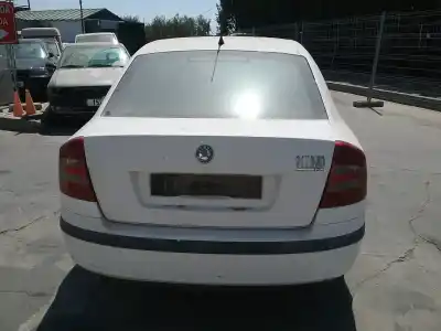 Sloopvoertuig skoda octavia berlina (1z3) bjb van het jaar 2004 aangedreven bjb