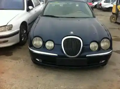 Veículo de Sucata jaguar stype 3.0 v6 do ano 1998 alimentado fc