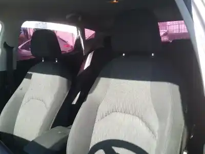 Здавання транспортного засобу seat leon (5f1) cxx року 2016 потужний cxx