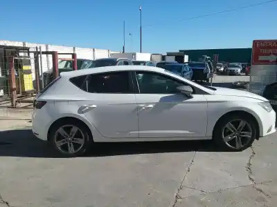 Здавання транспортного засобу seat leon (5f1) cxx року 2016 потужний cxx