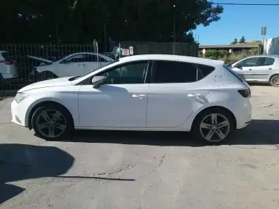 Здавання транспортного засобу seat leon (5f1) cxx року 2016 потужний cxx
