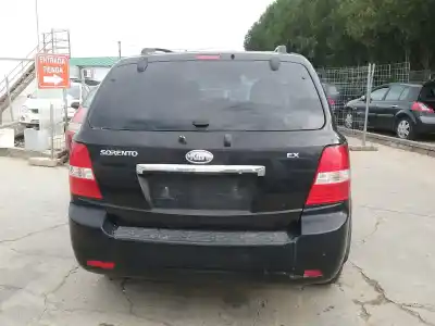 Veicolo di demolizione KIA SORENTO KIA SORENTO I (JC) 2002-2011 dell'anno 2009 alimentato D4CB