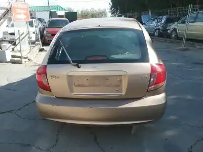 Veículo de Sucata kia rio (bc) a5d do ano 2005 alimentado a5d