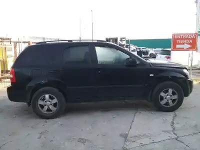 Veicolo di demolizione KIA SORENTO KIA SORENTO I (JC) 2002-2011 dell'anno 2006 alimentato D4CB