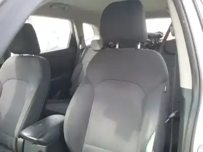 Veículo de Sucata kia carens (rp) d4fd do ano 2016 alimentado d4fd