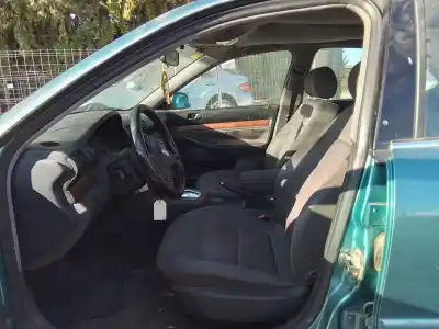 Здавання транспортного засобу audi a4 avant (b5) 2.4 року 1999 потужний aga