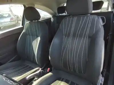 Здавання транспортного засобу opel corsa d essentia року 2009 потужний z12xep