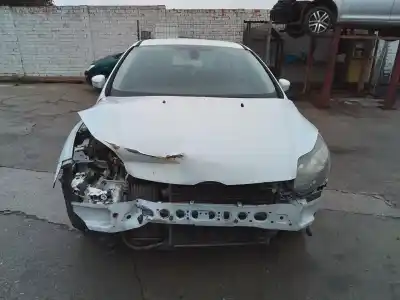 Veículo de Sucata ford focus iii sedán 1.6 tdci do ano 2014 alimentado t3da