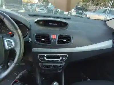 Здавання транспортного засобу renault fluence k9k j8 року 2011 потужний k9k j8