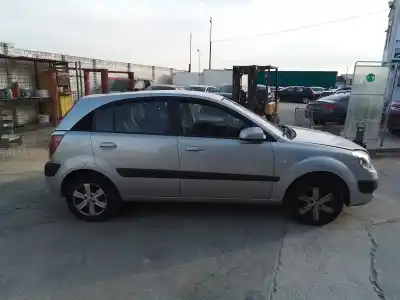 Vehicul casat kia rio (jb) g4ee al anului 2009 alimentat g4ee