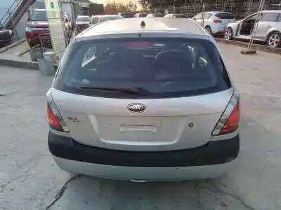Vehicul casat kia rio (jb) g4ee al anului 2009 alimentat g4ee