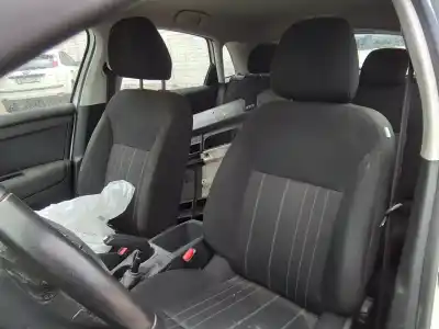 Veículo de Sucata citroen c4 ii (b7) 1.4 vti 95 do ano 2014 alimentado 8f01