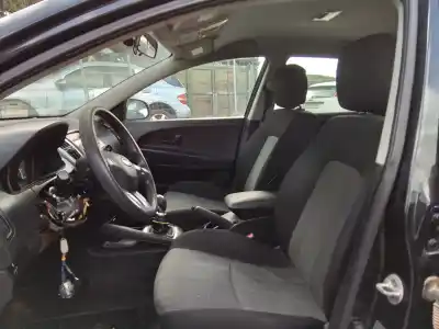 Здавання транспортного засобу daelim ceed active року 2010 потужний d4fb