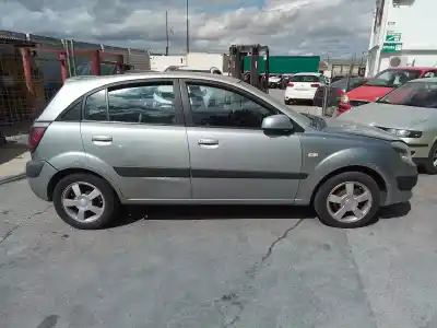 Veicolo di demolizione kia rio (jb) d4fa dell'anno 2005 alimentato d4fa