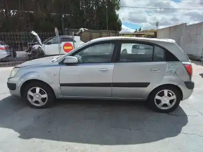 Veicolo di demolizione kia rio (jb) d4fa dell'anno 2005 alimentato d4fa